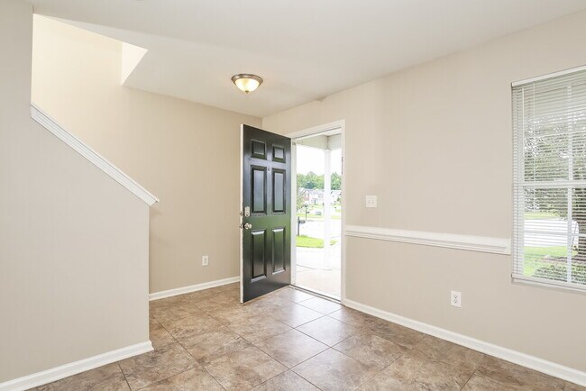 Foto del edificio - 3704 Sweet Birch Dr