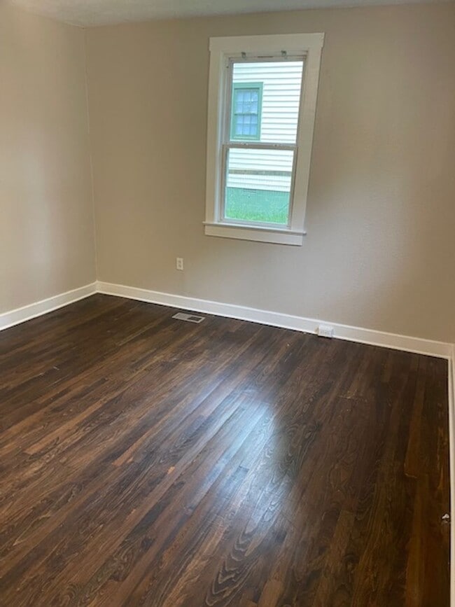 Building Photo - Charming Bungalow Vibes in the Heart of Ol...