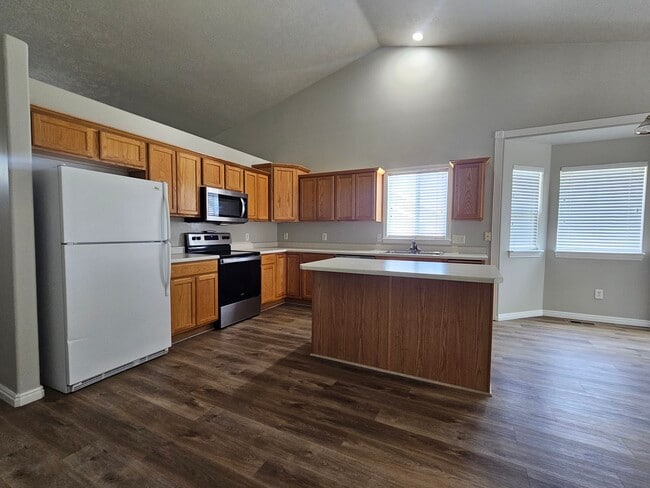 Building Photo - 6663 S High Bluff Dr