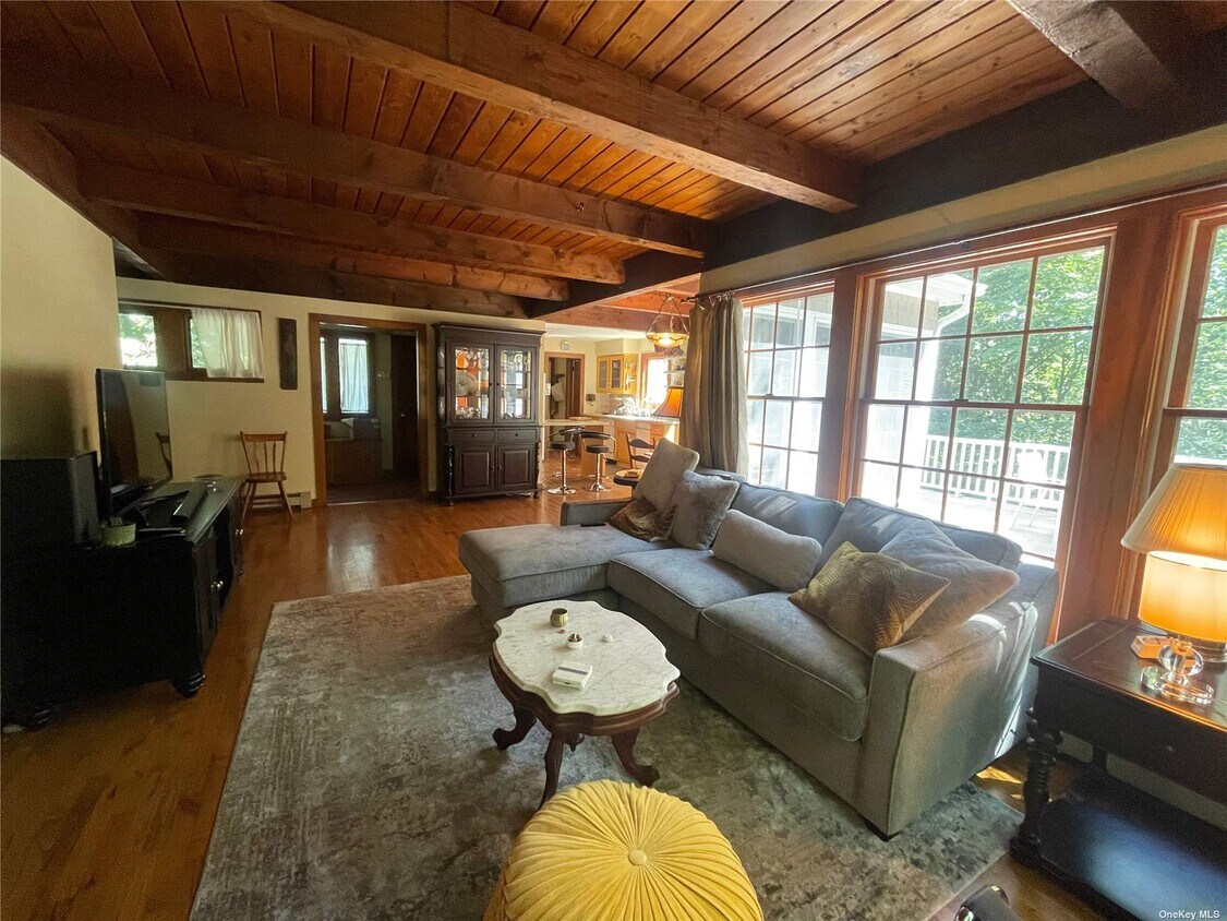 106 Laurel Ln Unit 1, Port Jefferson, NY 11777 Apartments in Port