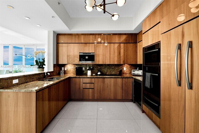 Foto del edificio - 50 South Pointe Dr
