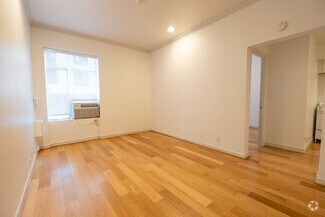Building Photo - 1117 SW Alder St
