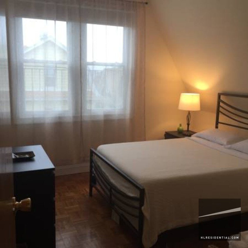 Foto del edificio - 8415 107th St