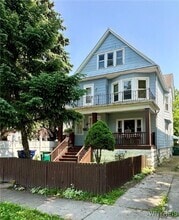 Building Photo - 127 Hayden St