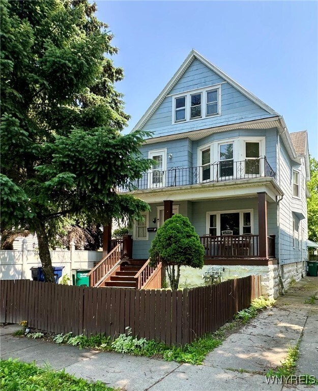 Foto principal - 127 Hayden St