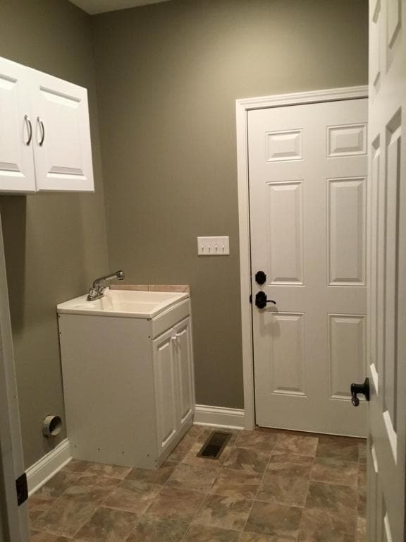 Building Photo - 5172 Ogilvie Ave