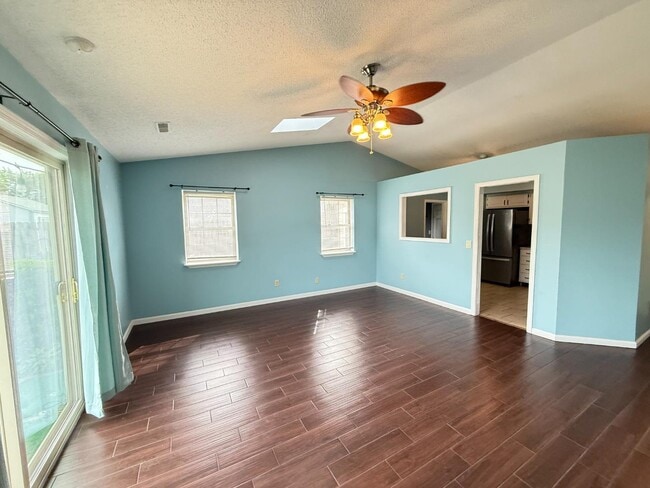 Building Photo - 3416 Alvin Dr