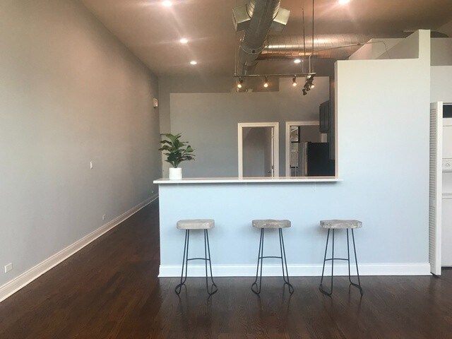 Foto del edificio - 2349 W North Ave