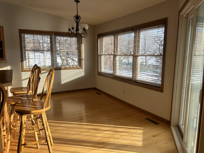 Building Photo - 401 Walnut Ave