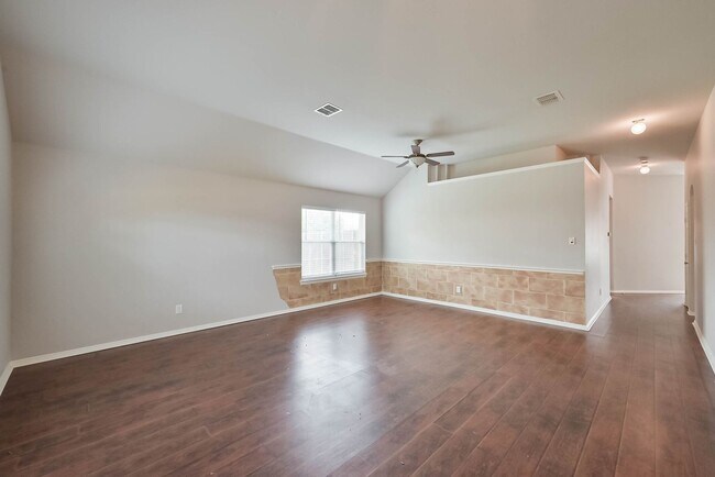 Foto del edificio - Mansfield ISD Split 4 Bedroom Cul-D-Sac Home