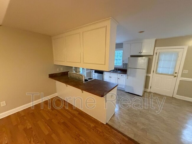 Building Photo - 113 Charlotte Ave