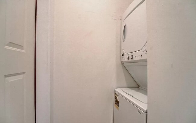 Foto del edificio - 947 N Ormewood Park Dr SE