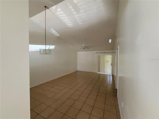 Foto del edificio - 2411 Kam Ct