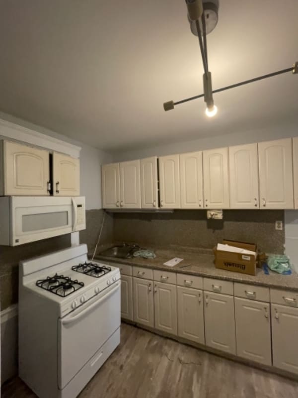 Primary Photo - 514 E Jersey St