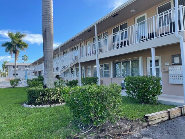 Foto del edificio - 500 Layne Blvd