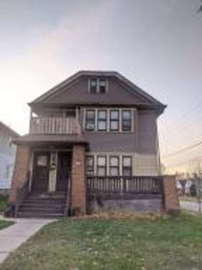 Building Photo - 4373 N 18th St