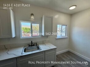 Building Photo - 1416 E 41st Pl