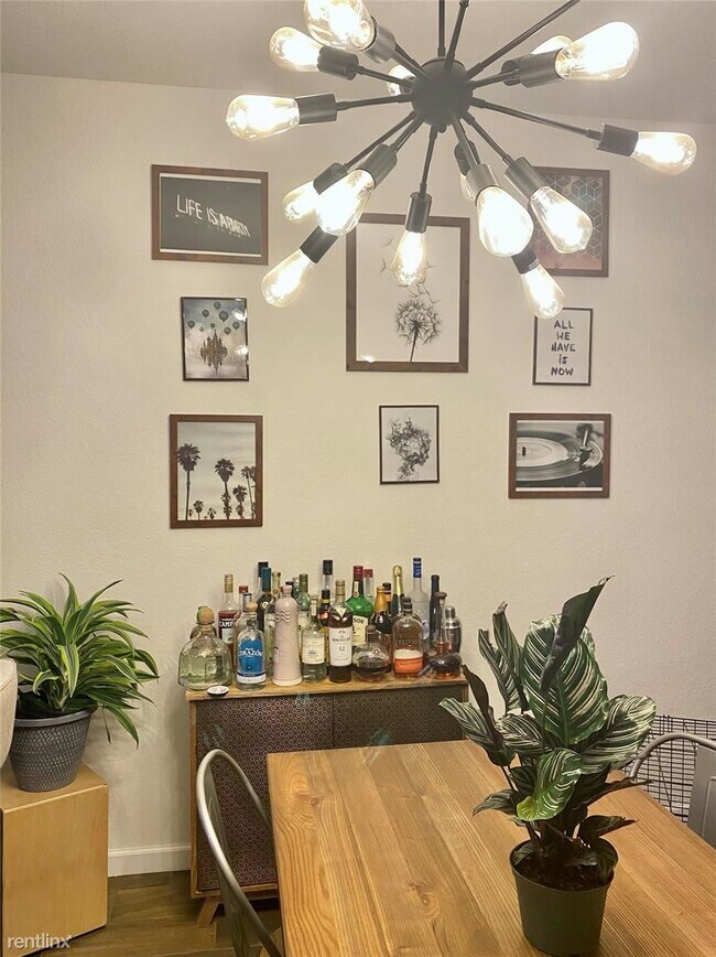 Foto del edificio - 3 br, 2.5 bath Townhome - 4218 N Dixie Hwy...