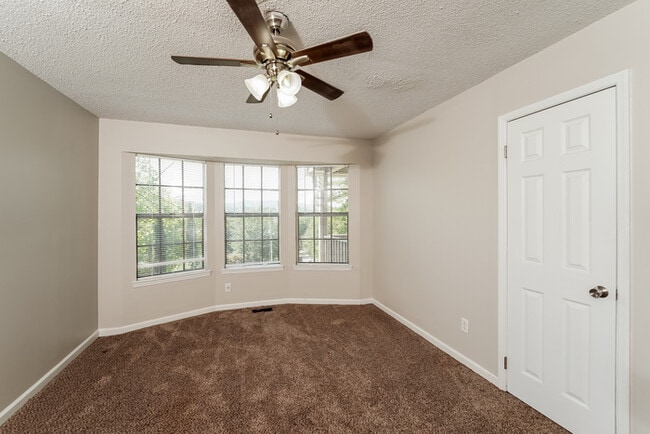 Building Photo - 6536 Chrissy Dr
