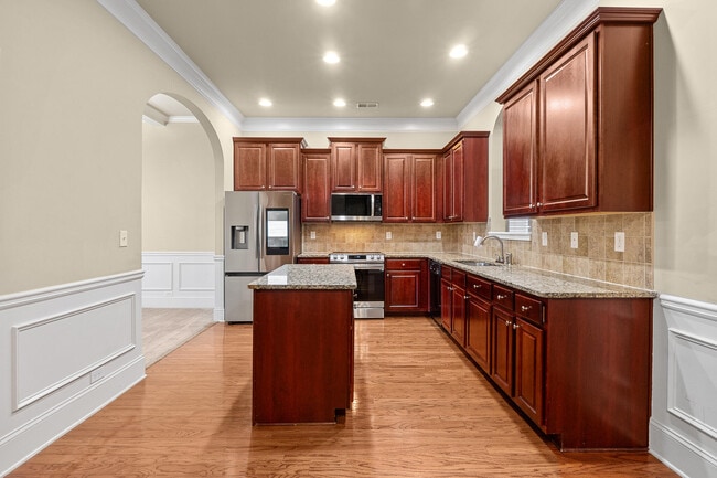 Building Photo - 1023 Iris Glen Dr