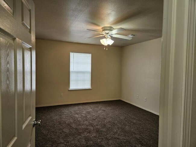 Foto del edificio - 2200 Elizabeth Ave