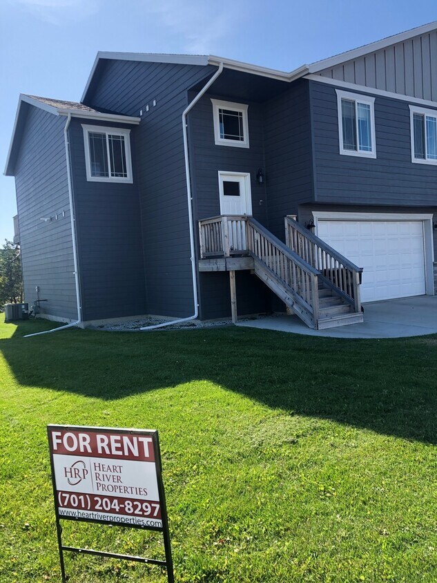 Foto principal - Townhouse for rent in Dickinson