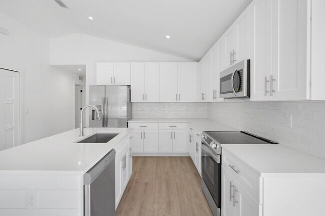 Foto del edificio - 988 W 9th St