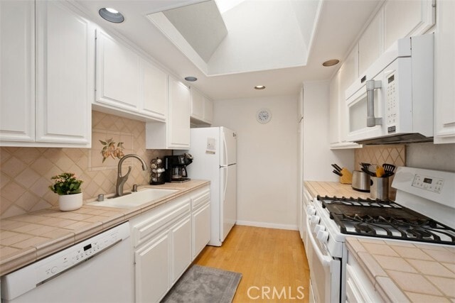 Building Photo - 9 N Encino