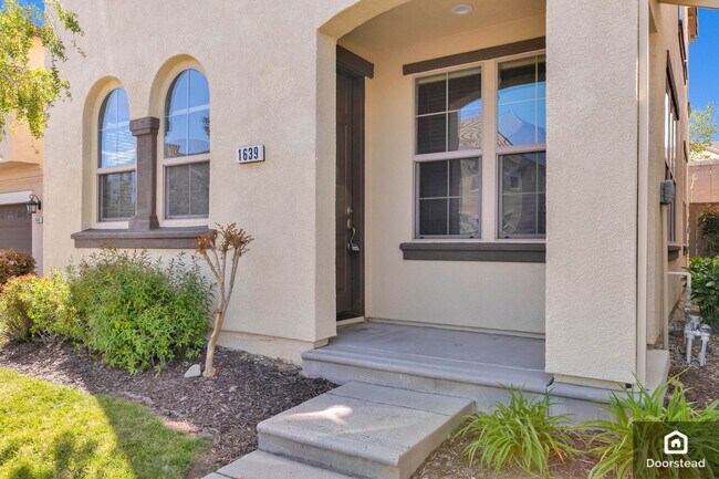Building Photo - 1639 Ballou Cir