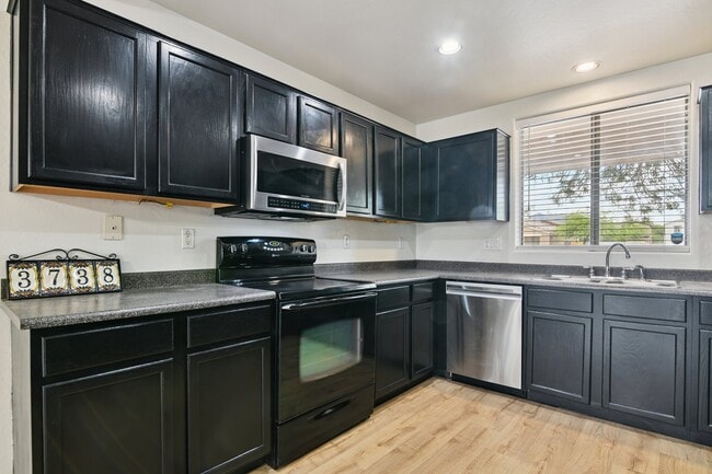 Foto del edificio - 3738 W Carson Rd