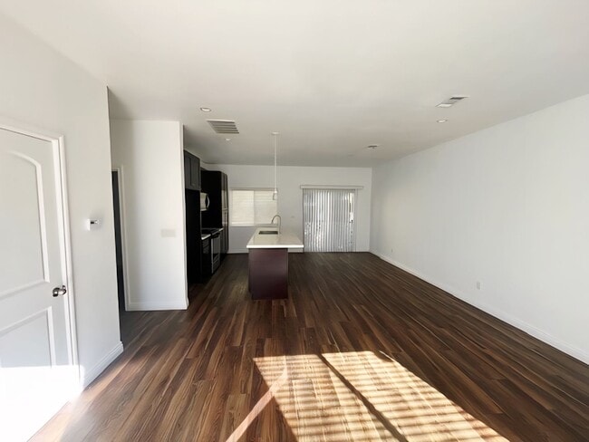 Building Photo - Circle City Dr