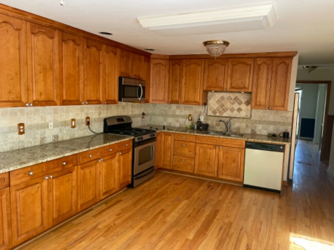Building Photo - 1511 Old Mill Crossing NE