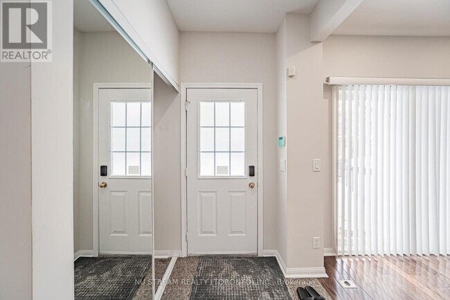 Photo du bâtiment - 7 St Moritz Way