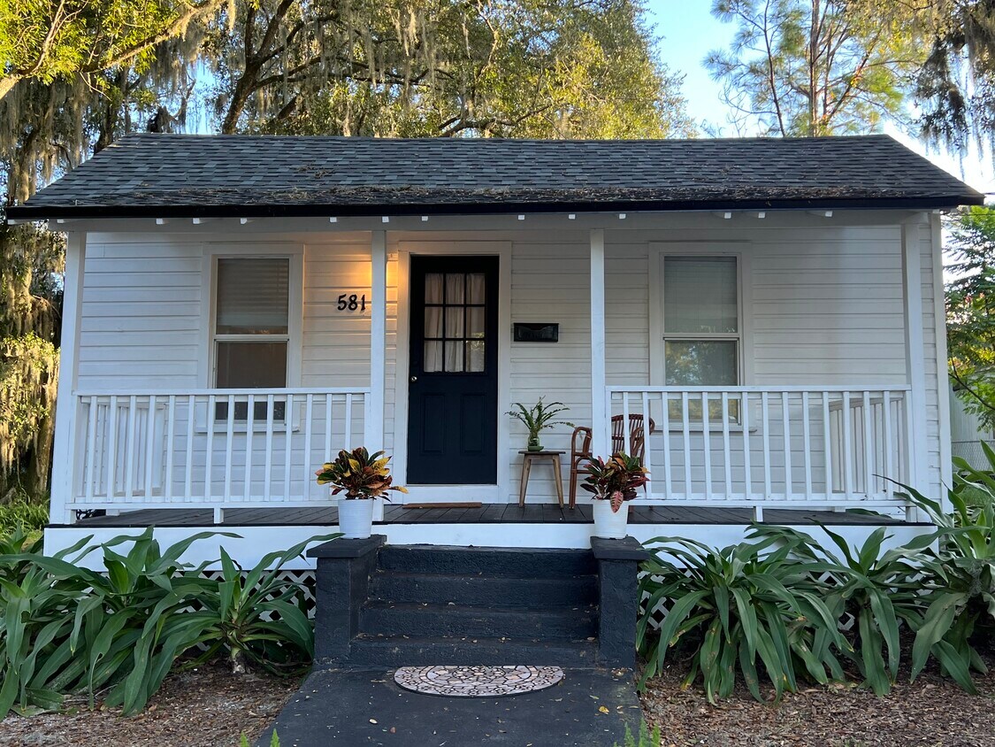 Foto principal - 581 Live Oak St