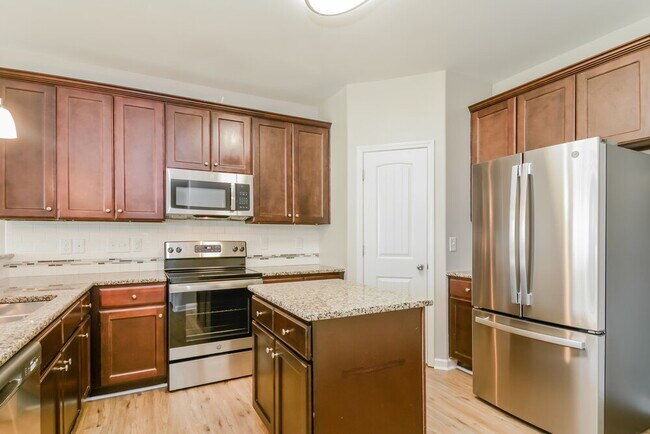 Building Photo - 238 Grovemere Ln