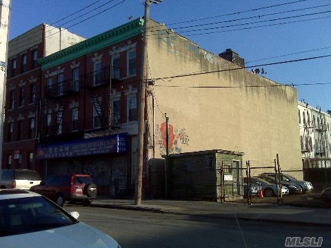 Building Photo - 290 Nassau Ave