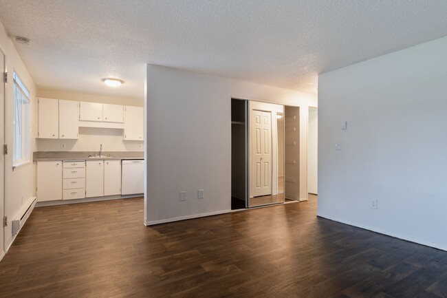 Foto del interior - Lindbrook Apartments: Great Location, Spac...