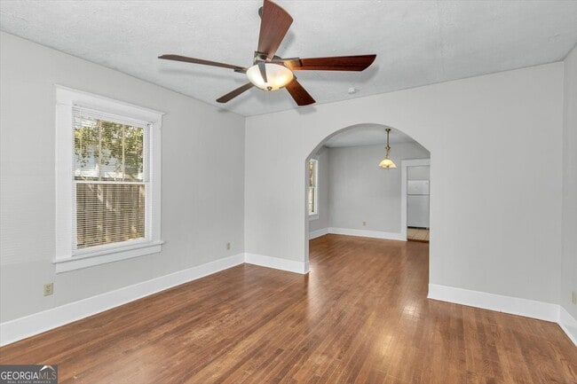 Building Photo - 1943 Heckle St