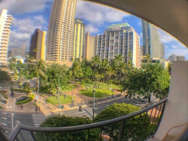 Building Photo - 2045 Kalakaua Ave