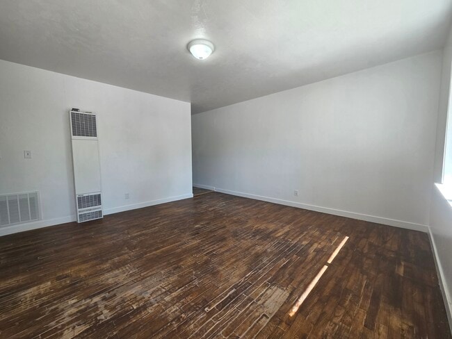 Building Photo - B-Cozy Villa Apartments