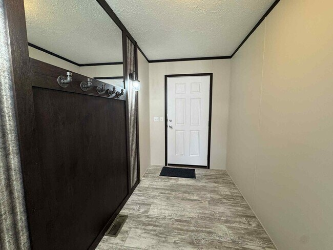 Foto del edificio - 48583 Pineview Dr