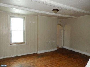 Building Photo - 1105 Chestnut St
