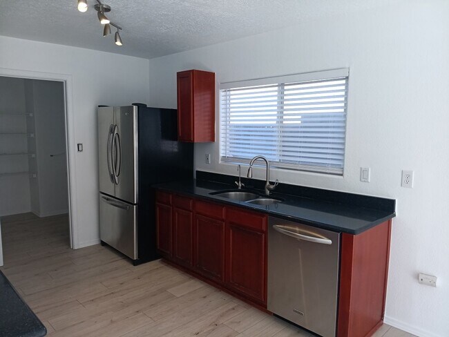 Foto del edificio - 3 Bedroom, 2.25 Bathroom Home! Schedule a Showing Today!