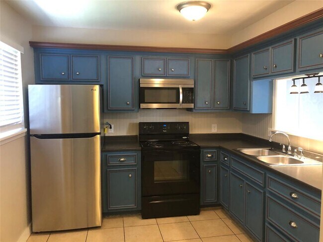 Foto del edificio - 203 W F St