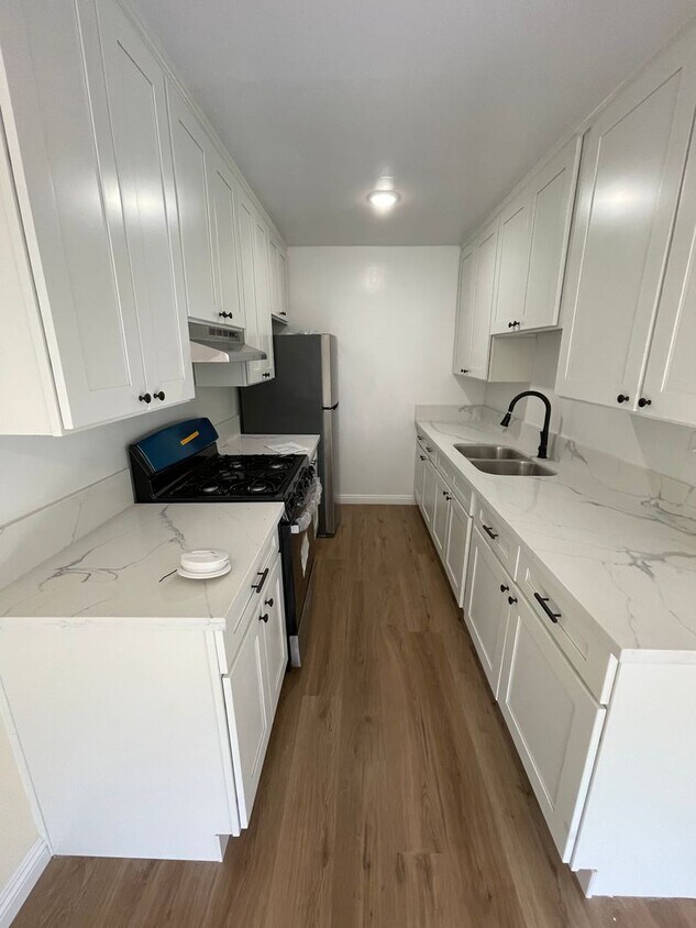 Foto principal - 940 N Sierra Bonita Ave