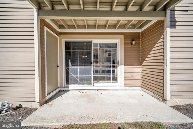 Building Photo - 1615 Society Pl