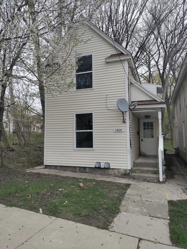 1404 North Ave NE, Grand Rapids, MI 49505 House for Rent in Grand