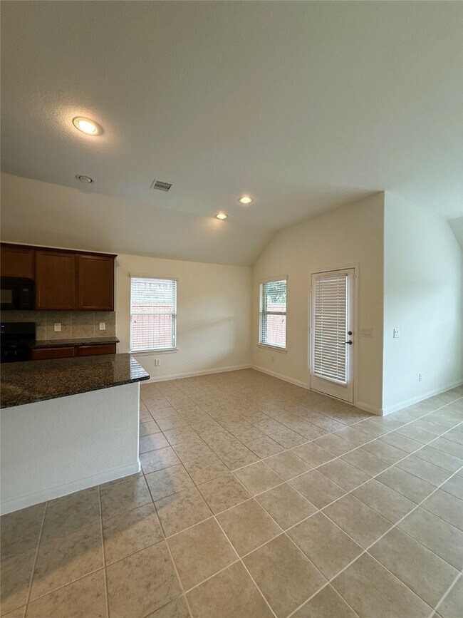 Building Photo - 22646 Triangle Ridge Dr