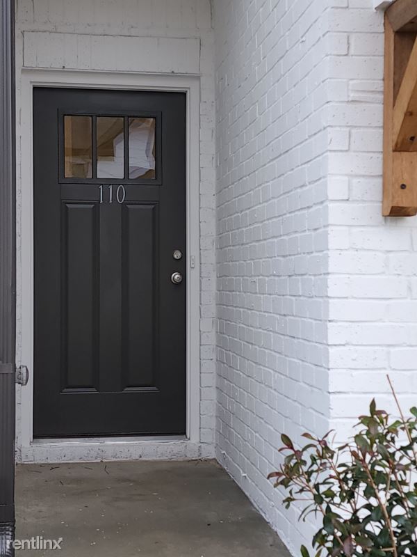 Building Photo - 3 br, 2.5 bath Townhome - 110 S Auburn Lan...