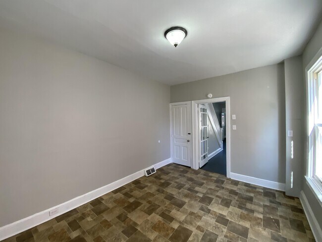 Foto del edificio - 324 W Cottage Pl